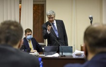 Bị tố phản quốc, cựu tổng thống Ukraine về nước quyết đấu