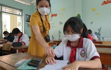 Học sinh TP HCM vui trở lại trường