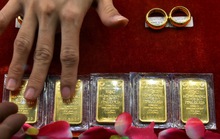 Giá vàng hôm nay 11-10: Vàng trong nước biến động cả triệu đồng mỗi lượng
