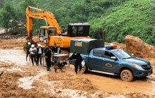 Đưa chó nghiệp vụ đến hiện trường vụ sạt lở thủy điện Kà Tinh