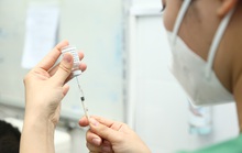 Có bệnh viện tư ở TP HCM chỉ 5% nhân viên tiêm vắc-xin COVID-19 mũi 4