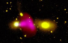 Rùng rợn quái vật vũ trụ bắn tia plasma làm nổ tung thiên hà khác