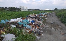 Bãi rác tự phát ven bờ sông Sài Gòn