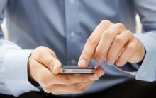 Thầy giáo nhắn tin “không phù hợp” với nữ sinh bị xử lý