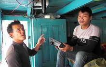 Sét đánh trúng tàu cá, 15 ngư dân thoát nạn