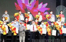 Đẩy mạnh giới thiệu các tác phẩm văn học - nghệ thuật về học tập và làm theo gương Bác