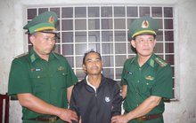 Bắt đối tượng trốn truy nã 22 năm ở bìa rừng nước Lào