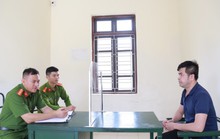 Nhận tiền “bảo kê” cho phương tiện vận tải, một phóng viên bị bắt giữ