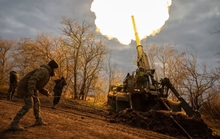 Ukraine tiếp cận Kherson, Mỹ chuyển vũ khí chưa từng sử dụng