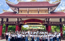Đoàn cán bộ, báo chí, xuất bản TP HCM hành trình về đất phương Nam