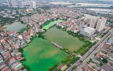 Cận cảnh những hồ nước ở Hà Nội nguy cơ bị “khai tử” để làm nhà, làm đường