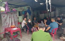Cán bộ phường nhận lót tay hơn 100 triệu đồng làm sổ đỏ của ông lão mù lòa