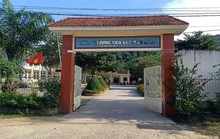 Diễn biến mới vụ vác dao vào trường bắt hiệu trưởng quỳ xin lỗi