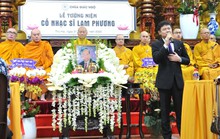 Đông đảo nghệ sĩ đến viếng nhạc sĩ Lam Phương