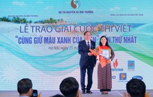 Trao giải cuộc thi viết “Cùng giữ màu xanh của biển”