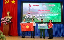 Thêm 10.000 lá cờ Tổ quốc đến với Tây Ninh