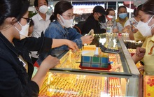 Giá vàng hôm nay 26-11: Tăng - giảm khó lường
