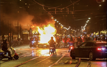 Bỉ thua thảm Morocco, CĐV bạo động trên đường phố Brussels
