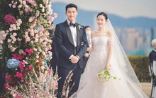 Vợ chồng Hyun Bin nhận chúc phúc con trai đầu lòng