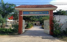 Vụ phụ huynh bắt hiệu trưởng quỳ xin lỗi: Đình chỉ vụ án hình sự