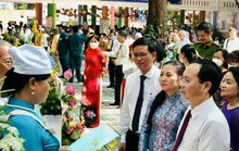 Phó Bí thư Nguyễn Văn Hiếu dự Ngày hội Đại đoàn kết toàn dân tộc, tặng quà cho người nghèo