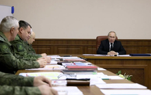 Tổng thống Putin họp khẩn với các chỉ huy quân sự Nga bàn về tình hình Ukraine