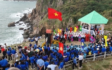 Báo Người Lao Động sẽ trao 10.000 lá cờ Tổ quốc và 100 triệu đồng học bổng dịp Phú Yên chào cờ năm mới 2023
