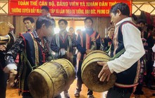 Để tiếng trống đôi, cồng ba, chiêng năm vang mãi