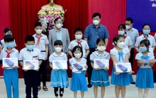 Quảng Ngãi: Còn 7,8 tỉ đồng chưa mua máy tính bảng cho học sinh