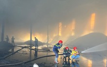 Cháy lớn ở Bình Phước, mọi cố gắng cứu hỏa tại chỗ bất thành