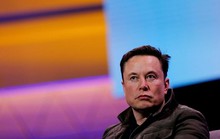 Tài sản tỉ phú Elon Musk “bốc hơi” khủng khiếp, mất 200 tỉ USD