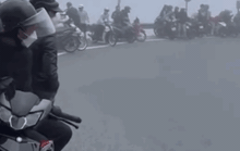 Nhiều thanh niên bốc đầu xe, gây tai nạn tại “khúc cua tay áo” đỉnh đèo Hải Vân