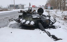 Ukraine nói Nga mất 4.300 binh sĩ, hàng trăm xe tăng và máy bay