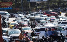 Du khách ùn ùn kéo lên Đà Lạt du xuân mùng 3 Tết