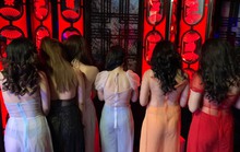 TP HCM: Nửa đêm, 70 nữ tiếp viên karaoke nhốn nháo chờ tiếp khách
