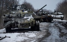 Thấy gì từ vụ đoàn xe tăng Nga bị tấn công gần Kiev?