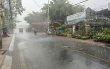 Nhiều nơi tại TP HCM đón mưa lớn