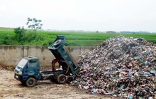 Tài xế xe chở rác đâm tử vong người nhặt rác