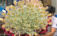 Sự thật vụ đại gia tặng vợ bó hoa 100 cây vàng 9999 dịp 8-3