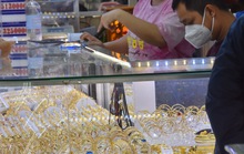 Giá vàng hôm nay 9-3: Có lúc chạm ngưỡng 2.073 USD/ounce