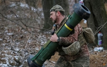 Mỹ hứa bơm vũ khí mỗi ngày, Nga tố Ukraine dàn dựng