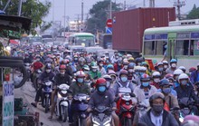 TP HCM: Bất ngờ hình ảnh giao thông đối lập ở cửa ngõ phía Đông và Tây sau lễ