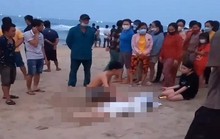 Đi tắm biển ngày nghỉ bù lễ, 2 học sinh chết đuối thương tâm