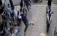 CLIP Nam thanh niên bị chém tới tấp khi đang ngồi uống nước