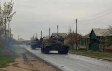 Ukraine mất phi công và máy bay An-26; Pháp cấp vũ khí “nặng đô”