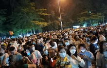 Hàng vạn người đổ về dự lễ 115 năm du lịch Sầm Sơn