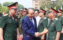 Những hình ảnh Chủ tịch nước Nguyễn Xuân Phúc thăm, làm việc tại Bộ Tư lệnh Quân khu 1