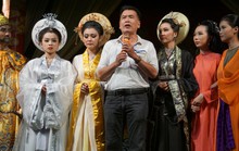 Hoàng Sơn, Hữu Nghĩa xúc động tại Sân khấu kịch Hồng Vân