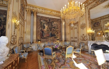 Bên trong cung điện ở và làm việc Tổng thống Pháp