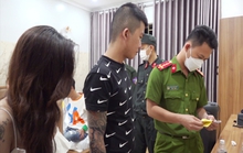 Quảng Nam: Bắt ổ ma túy trong quán karaoke, thu giữ súng, 2 tỉ đồng…
